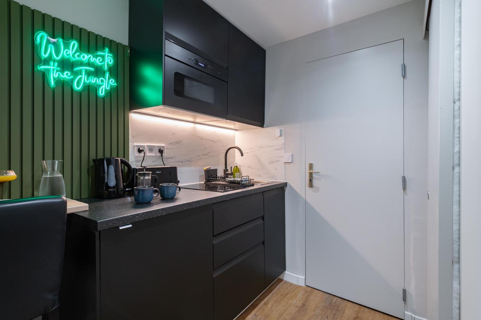 Jungle Republic Apartment Marseille Exterior photo